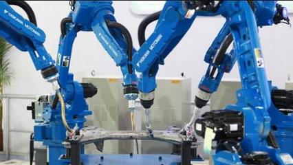 博清科技第四代爬行焊接机器人展会亮相
